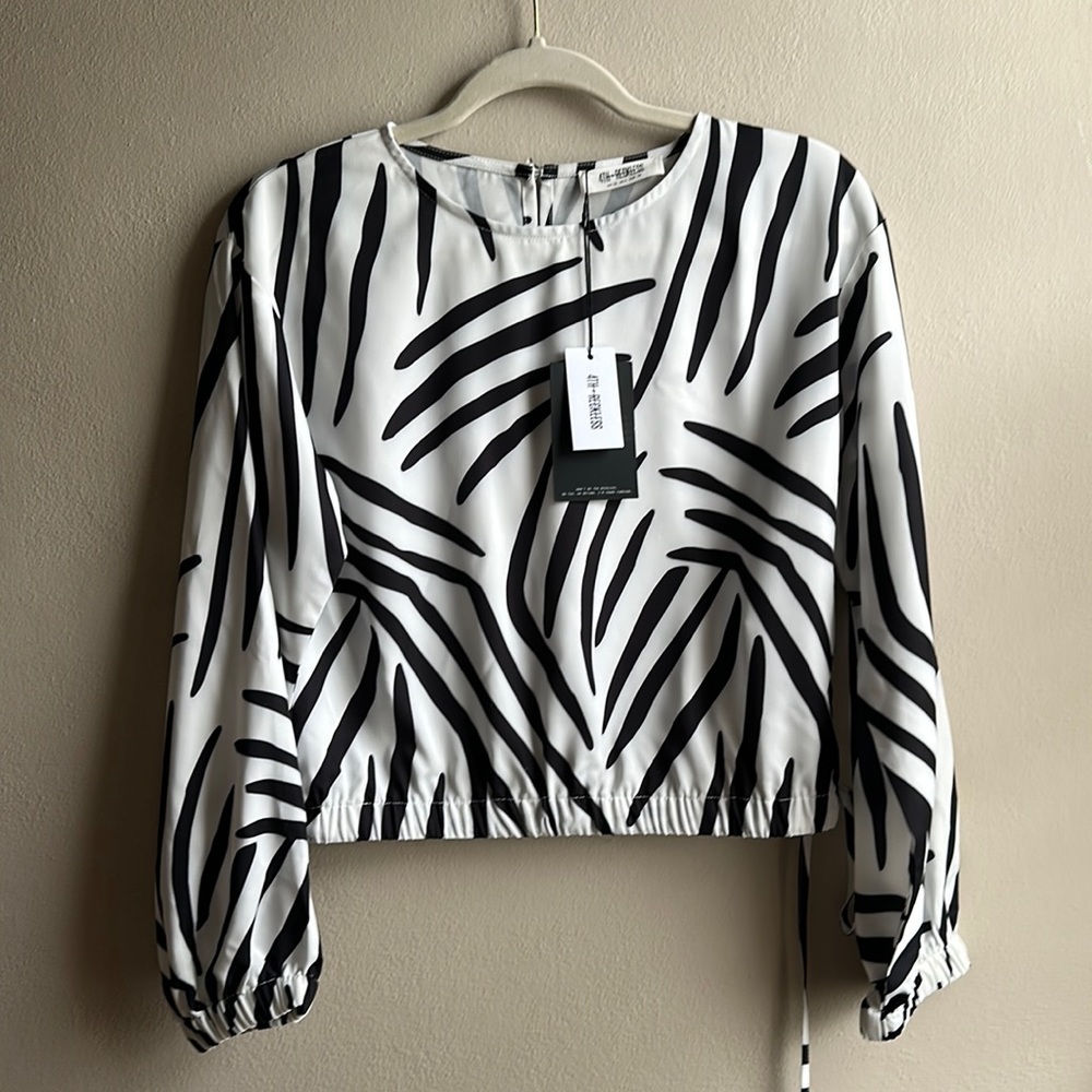 NWT 4th & Reckless Bianca Tie Hem Cropped Top. Black+White